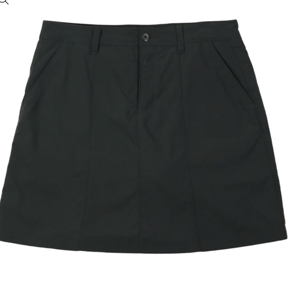 Patagonia skort with zipper pockets, black size 10 - Picture 3 of 10
